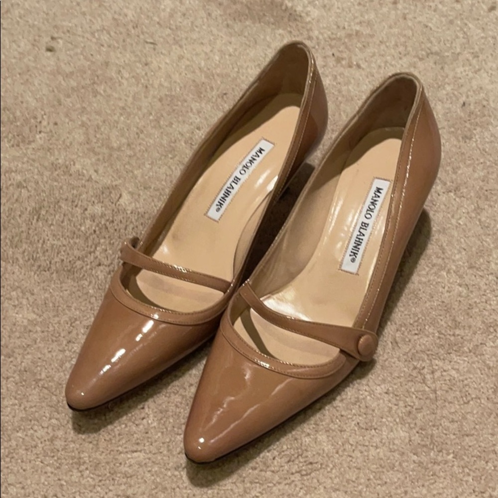 Manolo Blahnik nude kitten heels with straps. New.